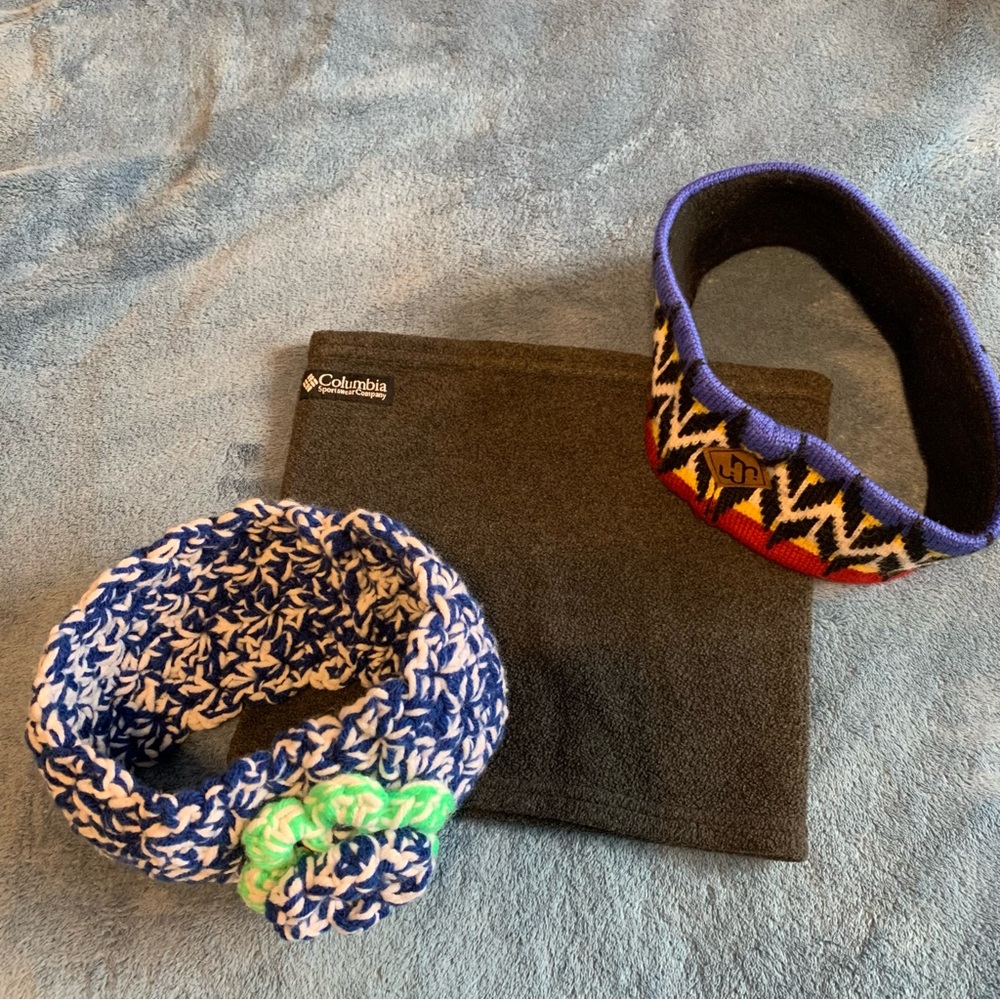 🐳 4 for $12 Bundle of three... neck gaiter, head bands. Ski accessories.